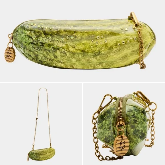Betsey Johnson A BIG DILL GREEN Pickle Crossbody Bag NWT NEW WITH TAGS KITSCH - Picture 1 of 9